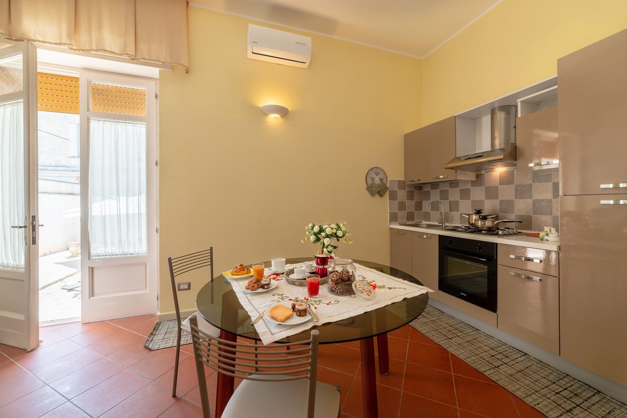 Villa Domus Salento Suites & Rooms Con Parcheggio Privato In Loco Lecce Eksteriør billede