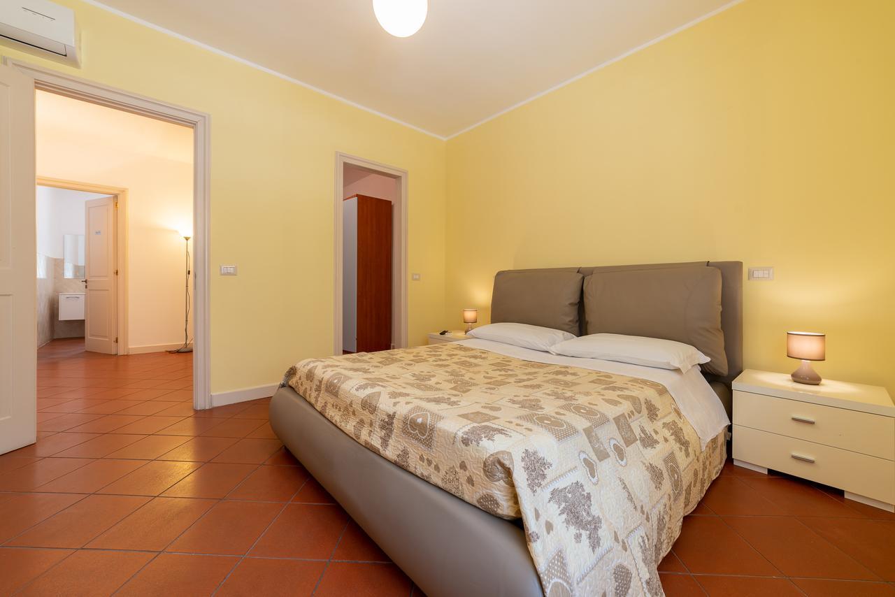 Villa Domus Salento Suites & Rooms Con Parcheggio Privato In Loco Lecce Eksteriør billede